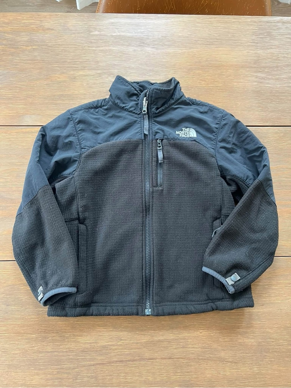The North Face Boy’s Black Full-Zip Fleece Jacket, size S (7/8)